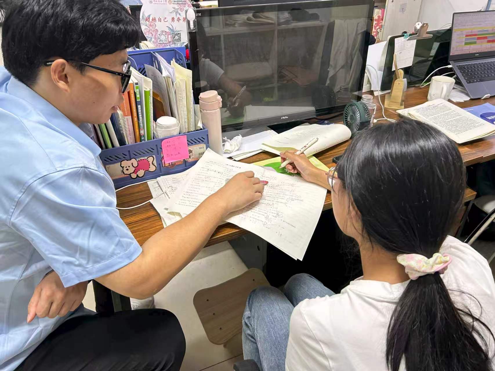 实行全封闭式管理